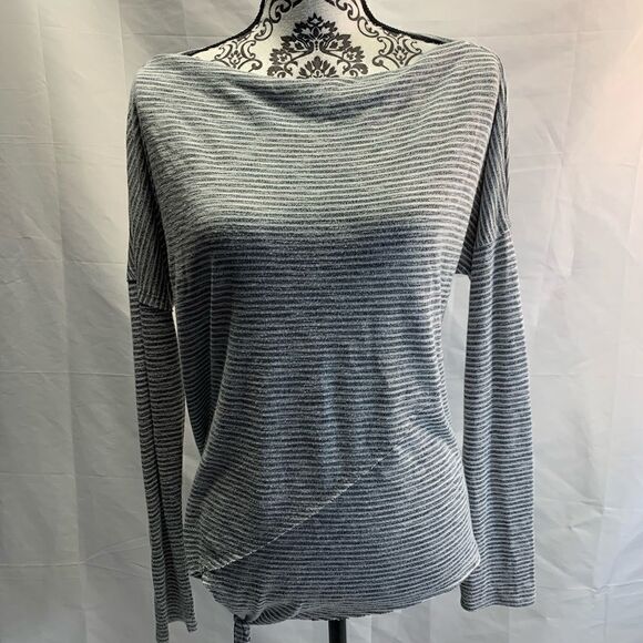 $5 add on item, MAURICES Long sleeve striped shirt sz M - Picture 10 of 12
